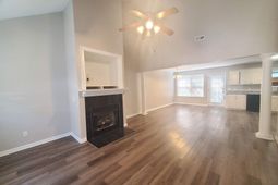 1209 Glendevon Circle photo 4