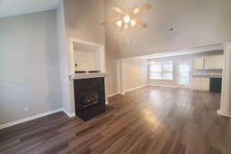 1209 Glendevon Circle photo 4