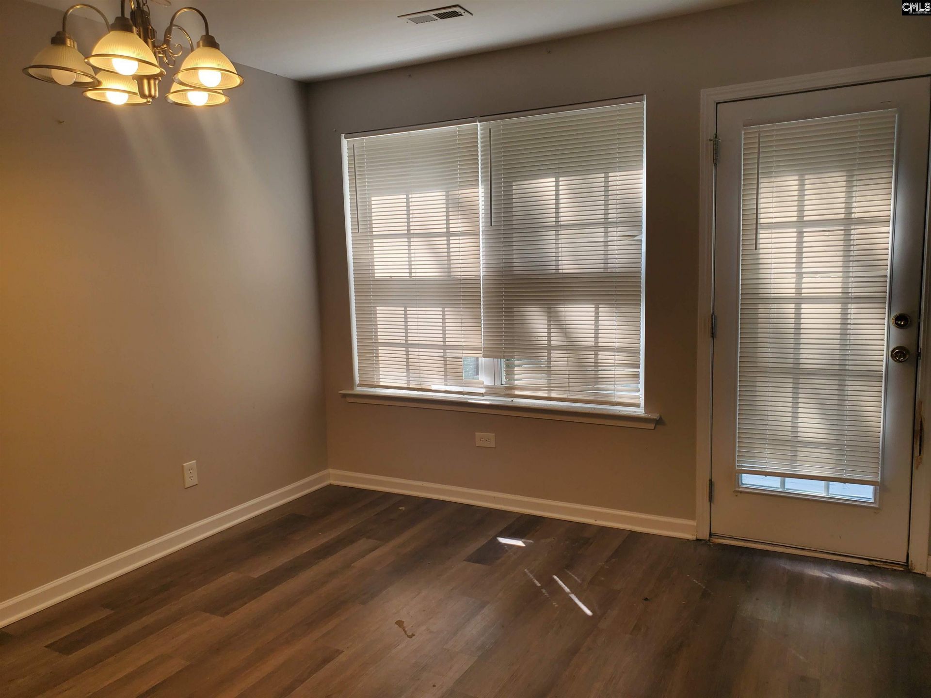 1209 Glendevon Circle Photo 4