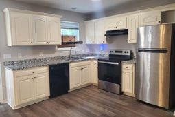 1209 Glendevon Circle photo 4