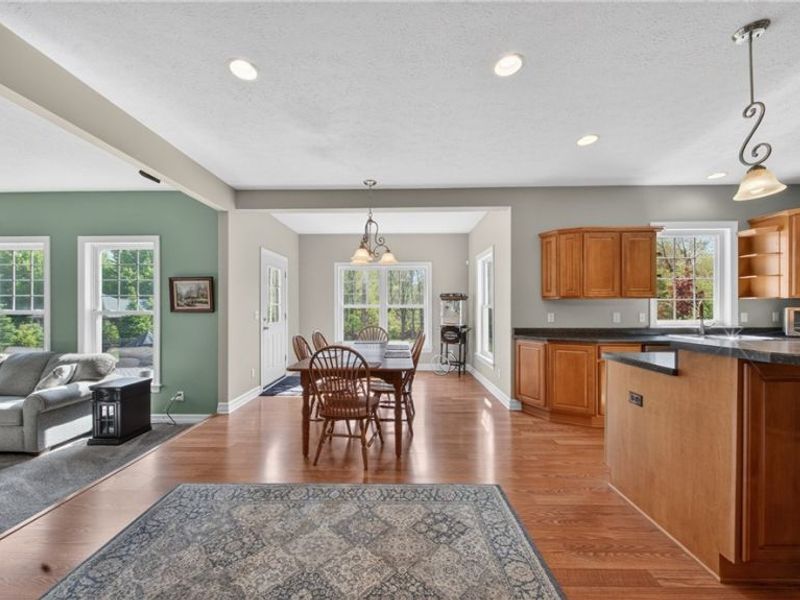 103 Walden Ridge Drive, Hinckley, OH 44233 Photo 10