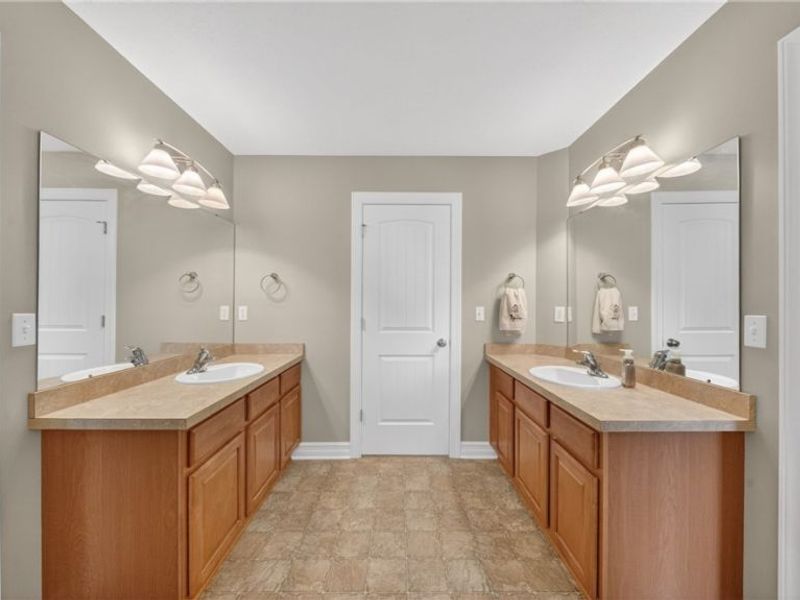 103 Walden Ridge Drive, Hinckley, OH 44233 Photo 32