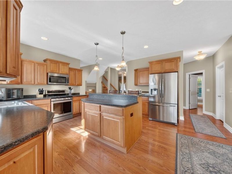 103 Walden Ridge Drive, Hinckley, OH 44233 Photo 9