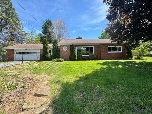 393 Tulip Dr, New Brighton, PA 15066