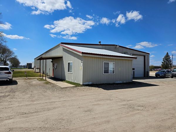 2400 Trott Avenue SW, Willmar, MN 56201