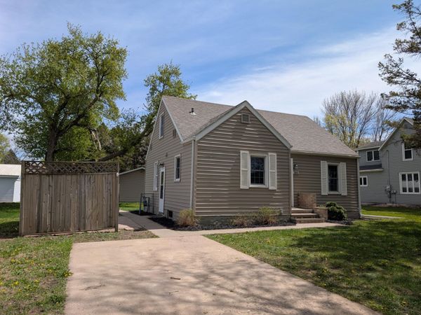 160 10th Street , Tracy, MN 56175