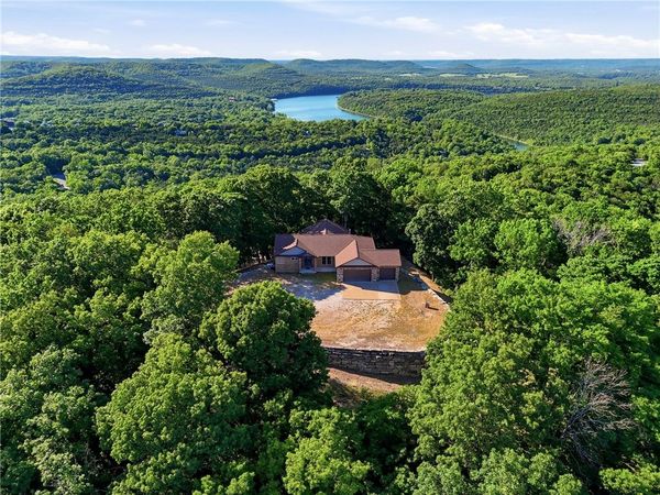 40 Twin Peak Drive, Holiday Island, AR 72631