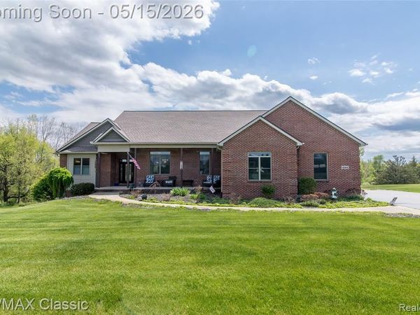 4144 Meadow Hills Drive, Hamburg Twp, MI 48169