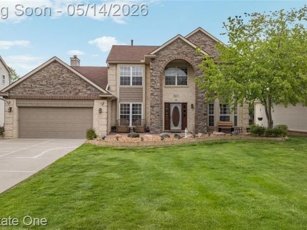 865 Drakeshire Drive, Commerce Twp, MI 48390