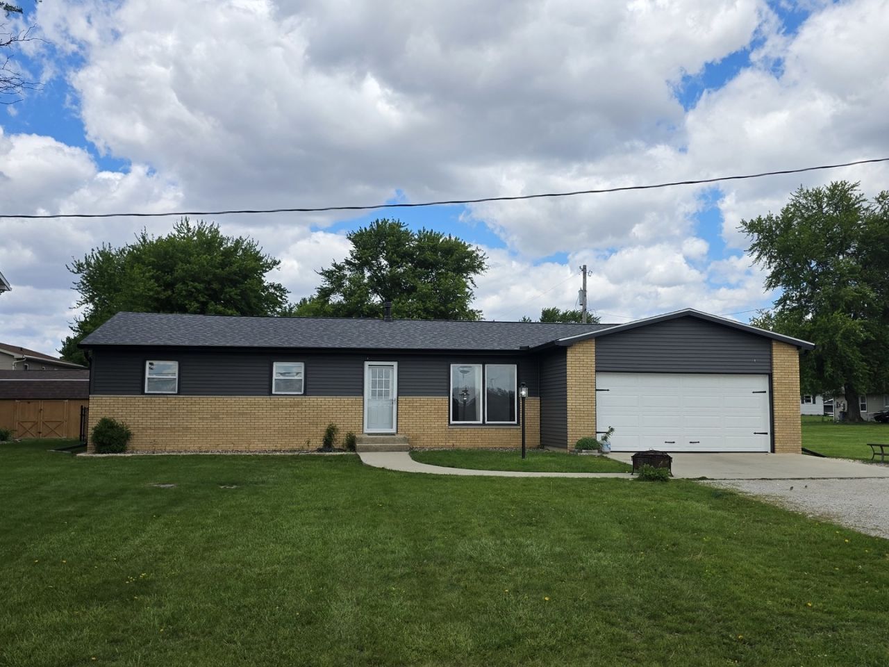 507 Boles Avenue , Chenoa, IL 61726 Main Photo