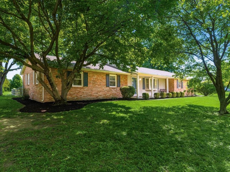 8300 Bruce Court NW, Canal Winchester, OH 43110 Photo 3