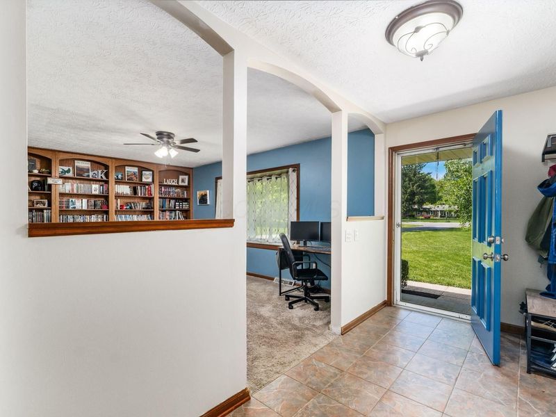 8300 Bruce Court NW, Canal Winchester, OH 43110 Photo 5