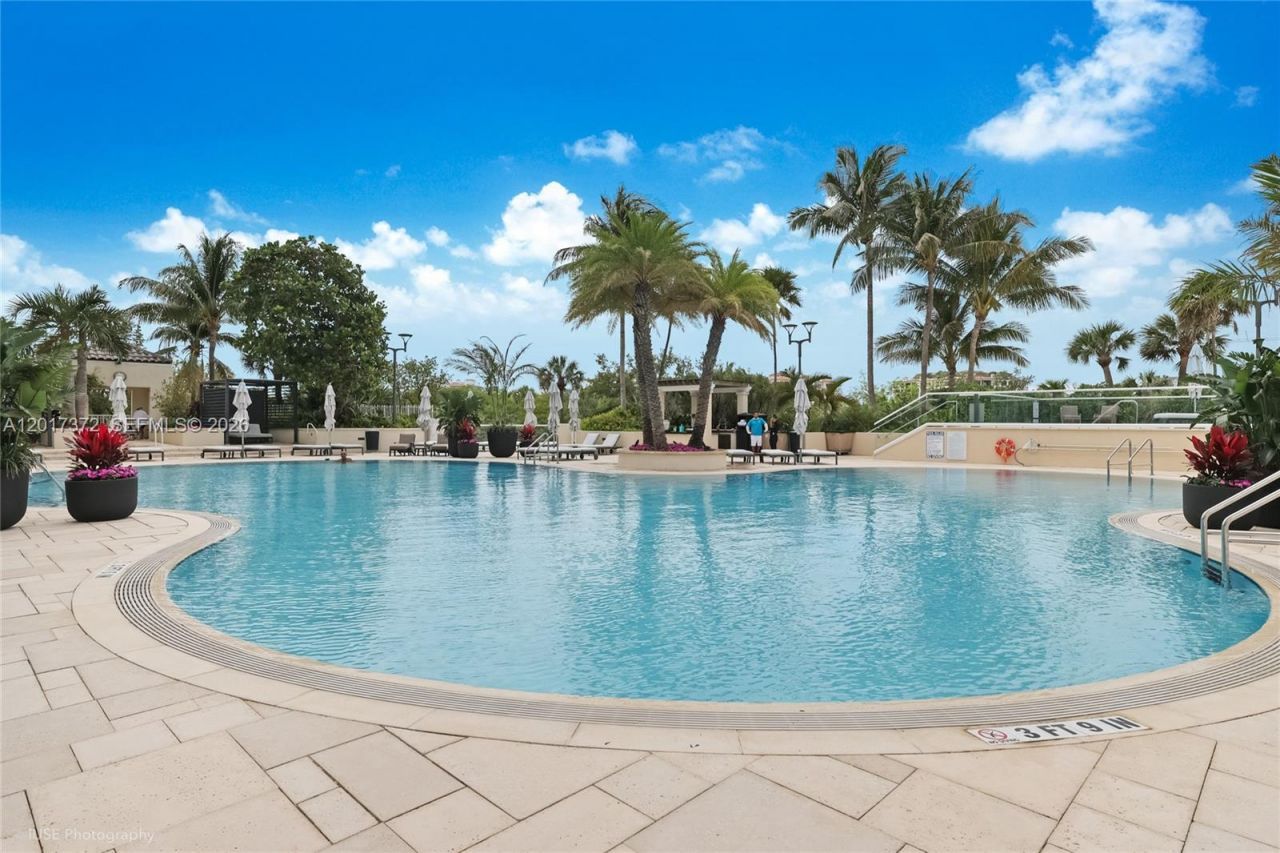 400 S Pointe Dr, Unit 1801, Miami Beach, FL 33139 Photo