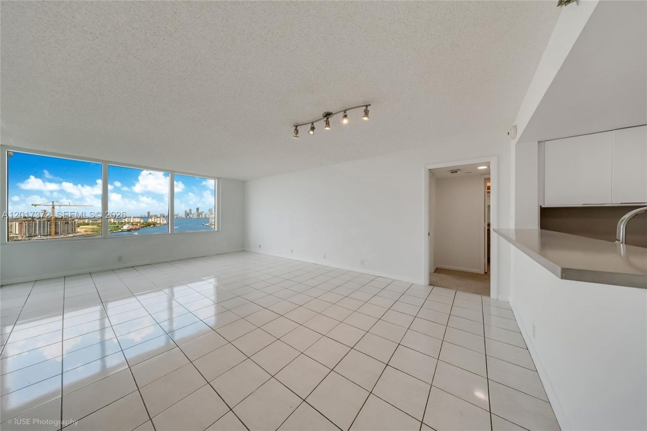 400 S Pointe Dr, Unit 1801, Miami Beach, FL 33139 Photo