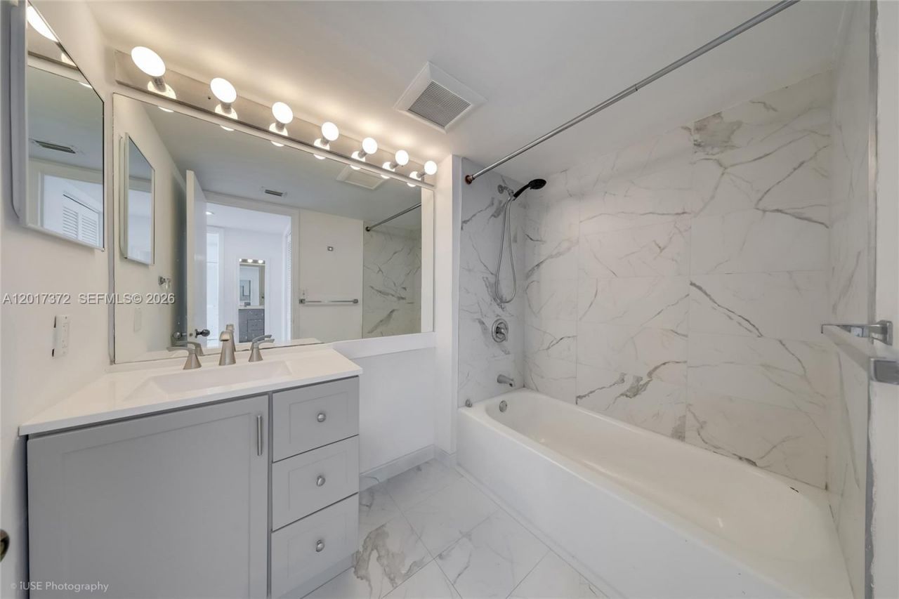 400 S Pointe Dr, Unit 1801, Miami Beach, FL 33139 Photo