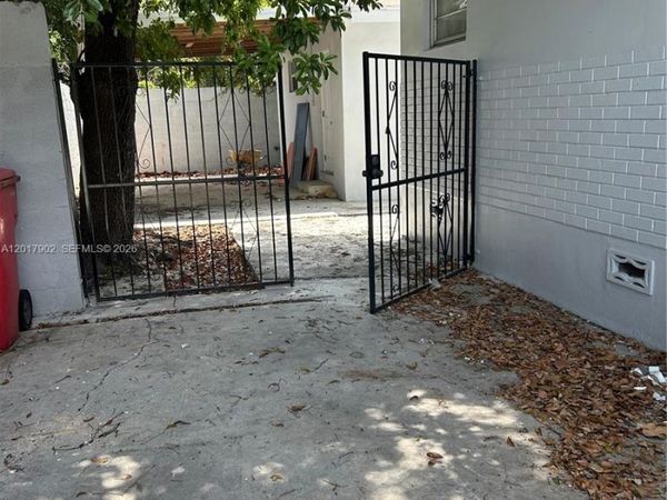 Unit 3, Opa-Locka, FL 33054