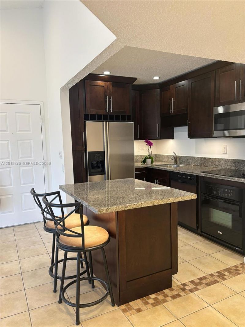 7160 NW 179th St, Unit 302, Hialeah, FL 33015 Photo