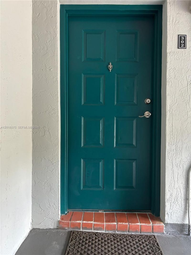 7160 NW 179th St, Unit 302, Hialeah, FL 33015 Photo