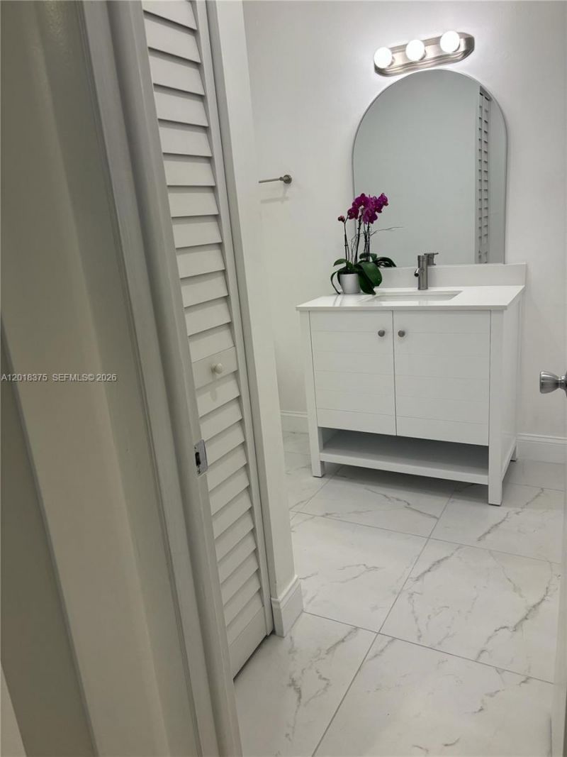 7160 NW 179th St, Unit 302, Hialeah, FL 33015 Photo