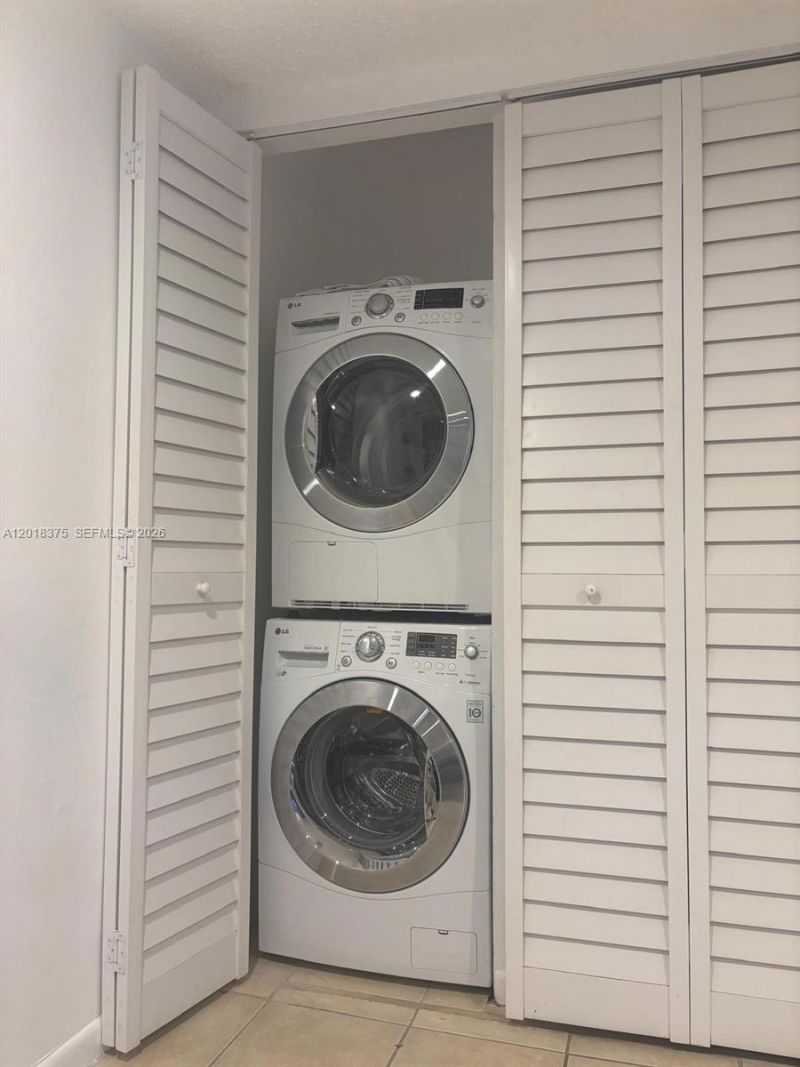 7160 NW 179th St, Unit 302, Hialeah, FL 33015 Photo