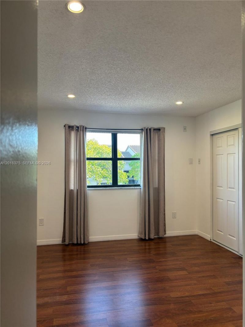 7160 NW 179th St, Unit 302, Hialeah, FL 33015 Photo