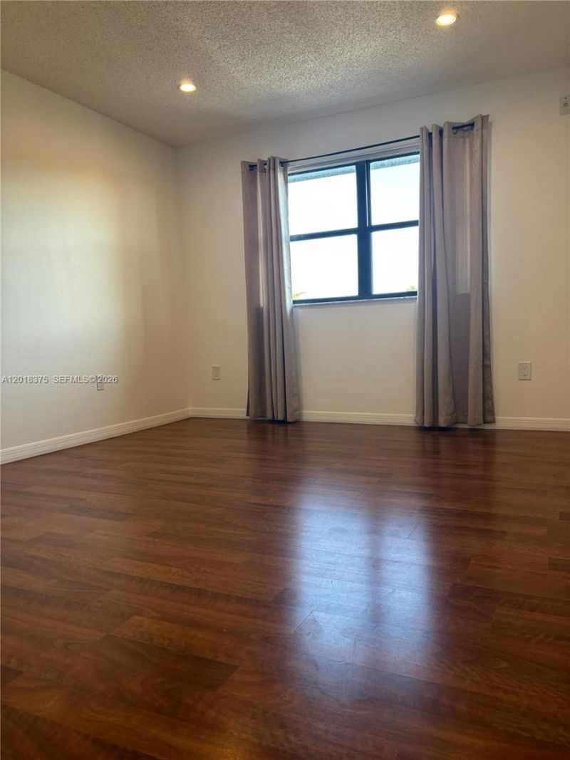 7160 NW 179th St, Unit 302, Hialeah, FL 33015 Photo