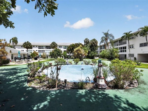 2050 NE 39th St, Unit W112, Lighthouse Point, FL 33064