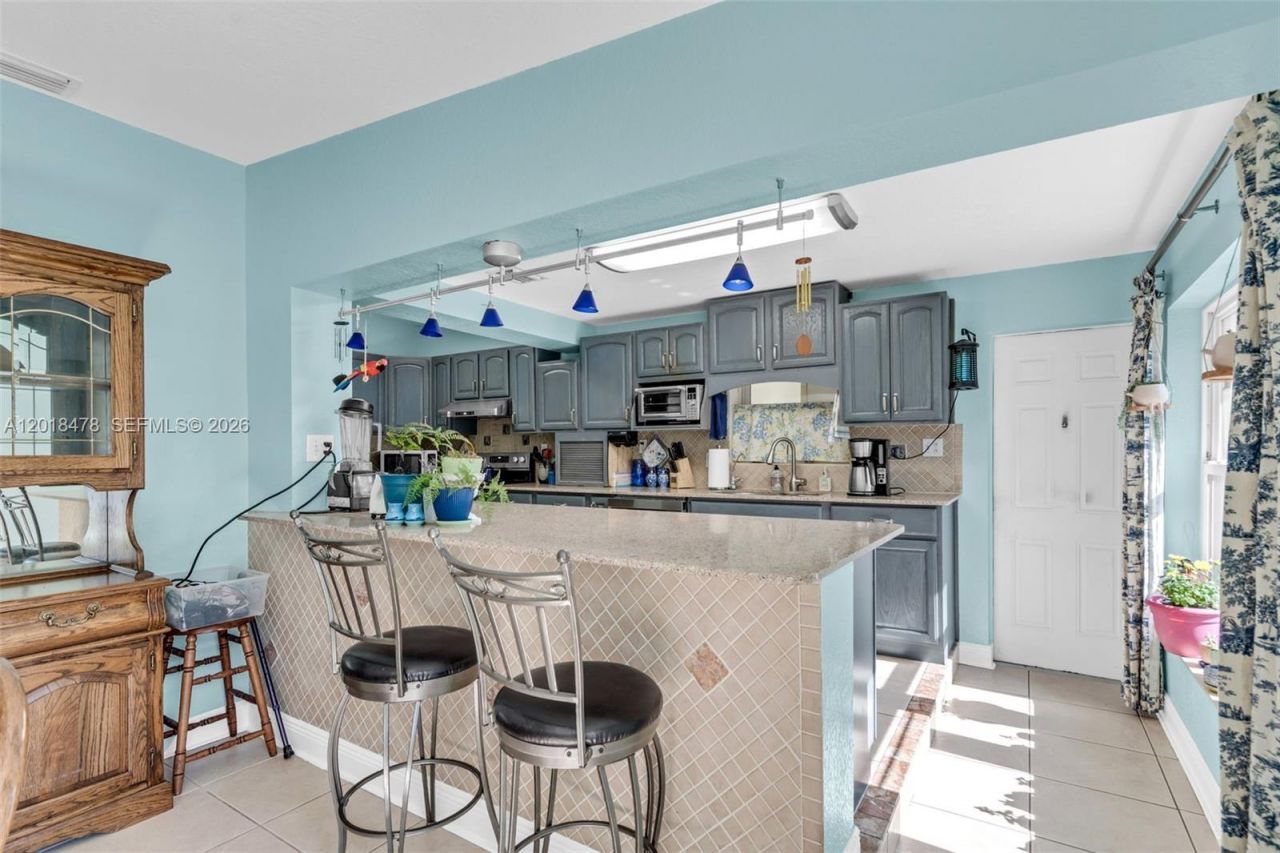14150 NW 1st Ave, Miami, FL 33168 Photo