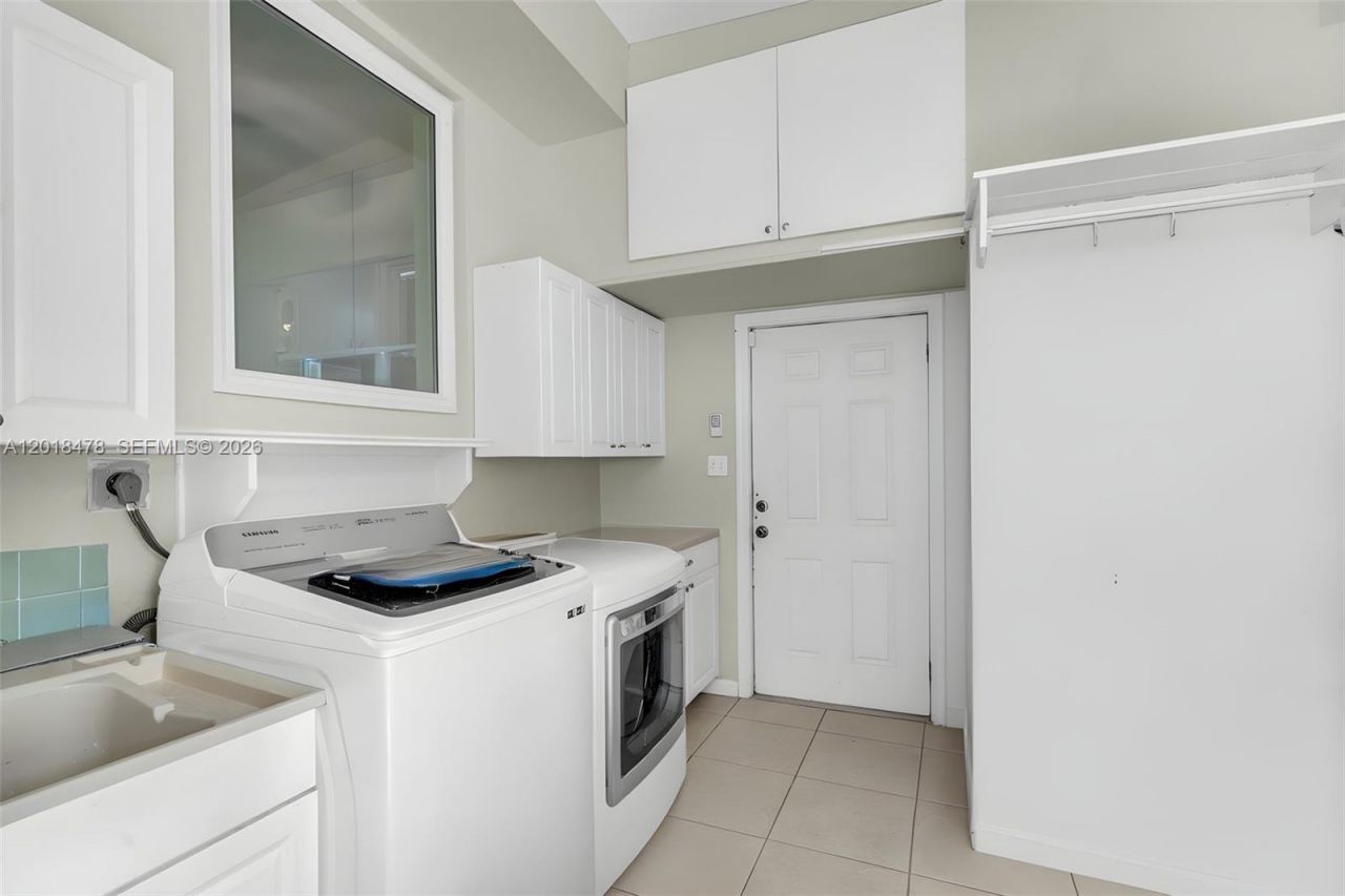14150 NW 1st Ave, Miami, FL 33168 Photo