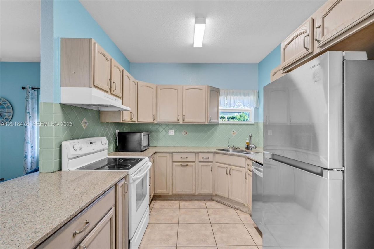 14150 NW 1st Ave, Miami, FL 33168 Photo