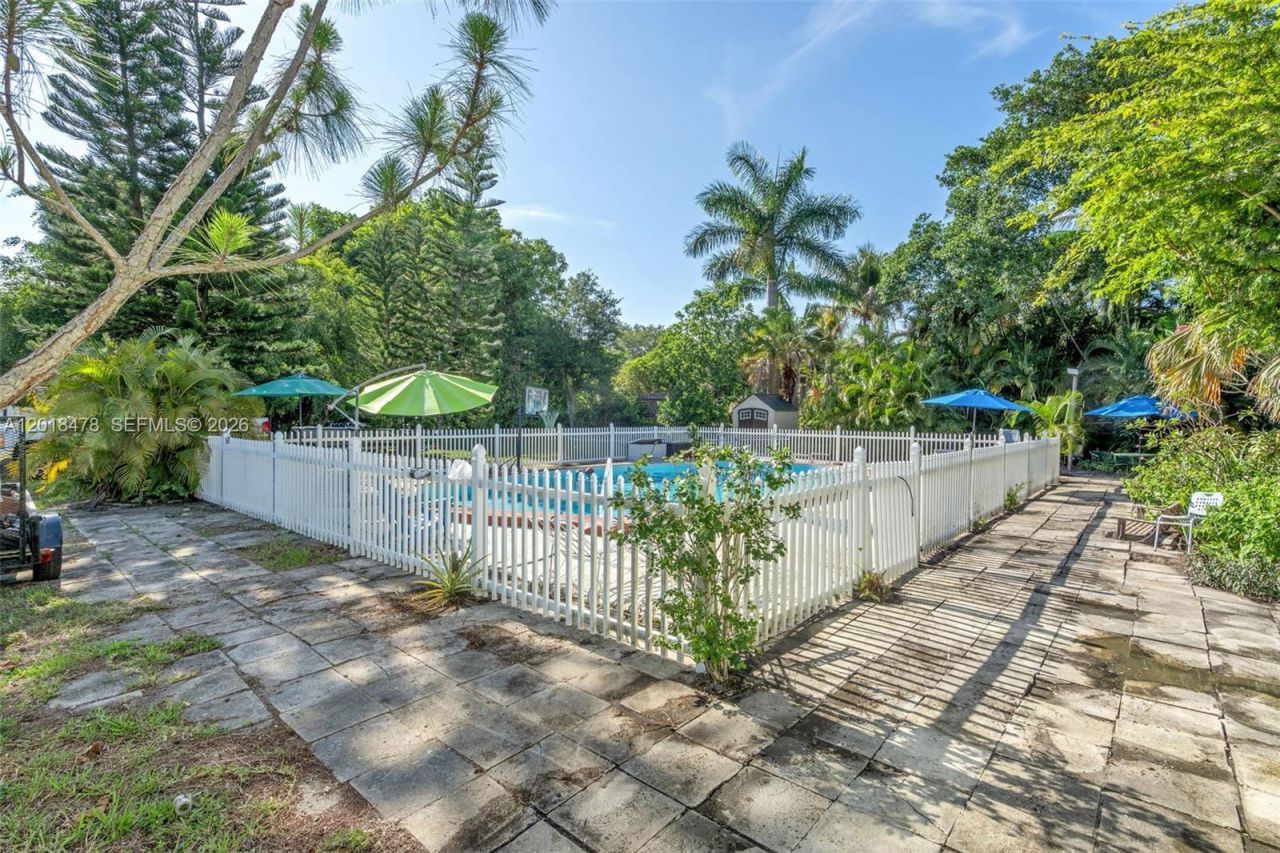 14150 NW 1st Ave, Miami, FL 33168 Photo