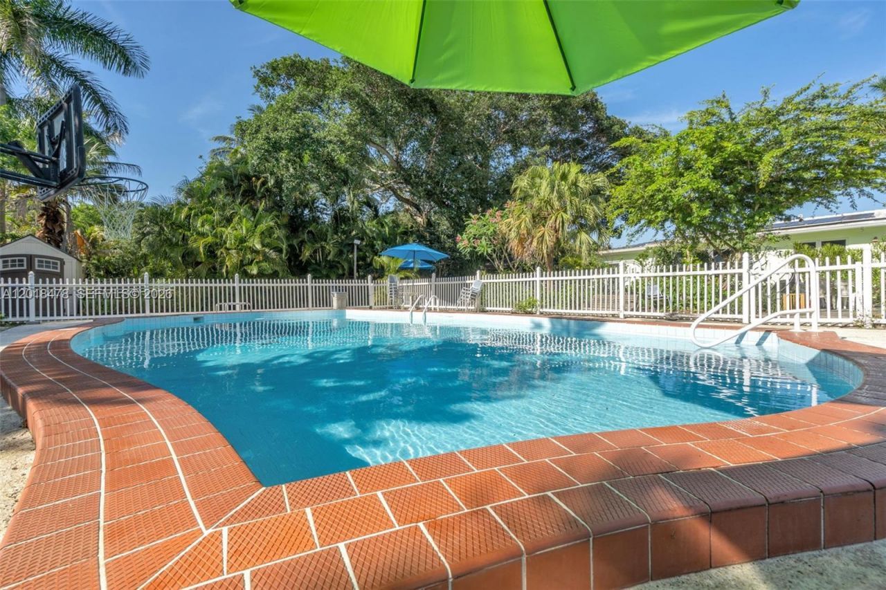 14150 NW 1st Ave, Miami, FL 33168 Photo
