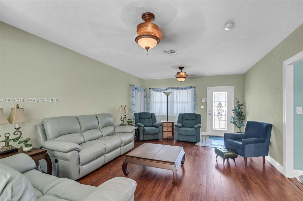 14150 NW 1st Ave, Miami, FL 33168 Photo