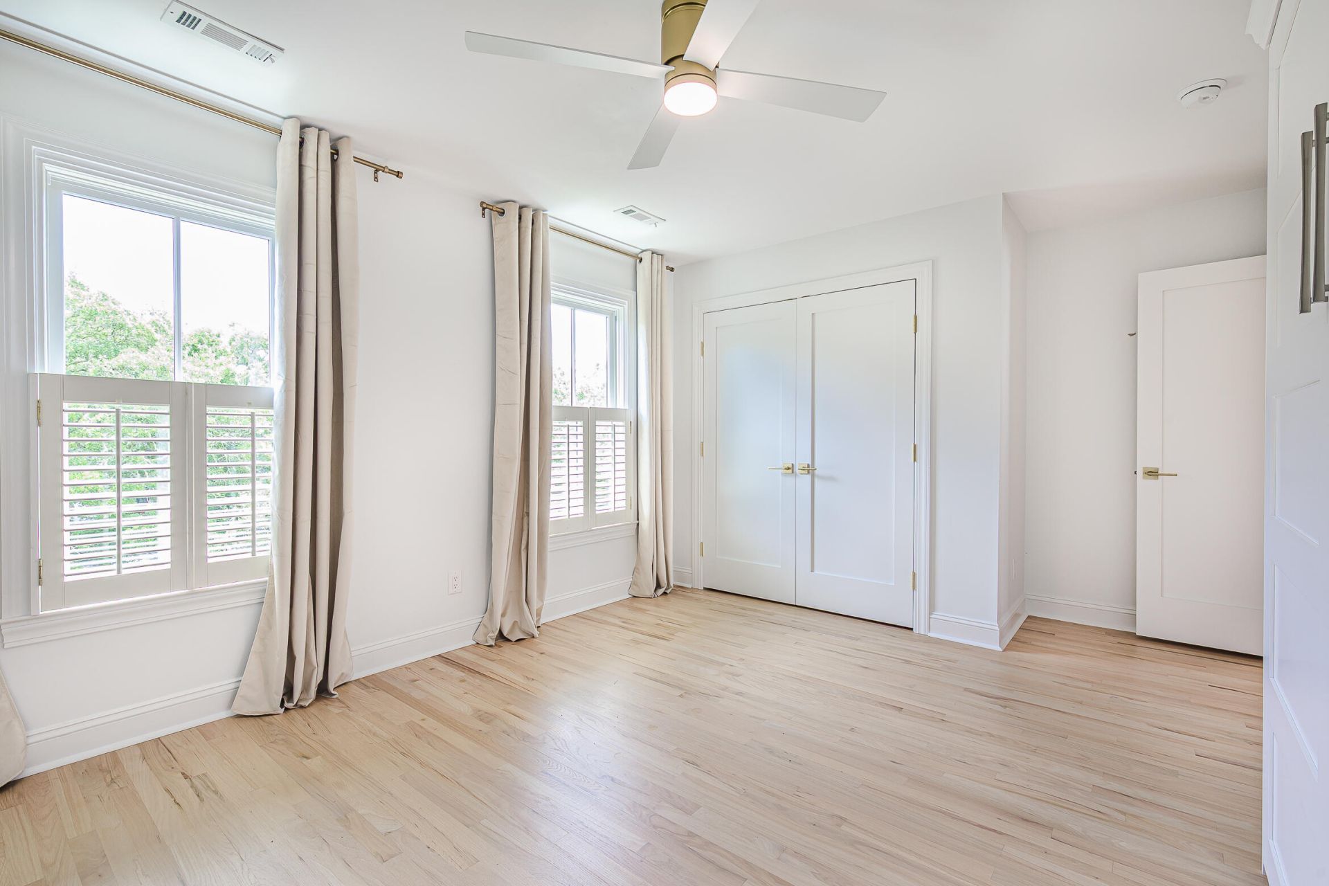 112 Middle Street Photo 40