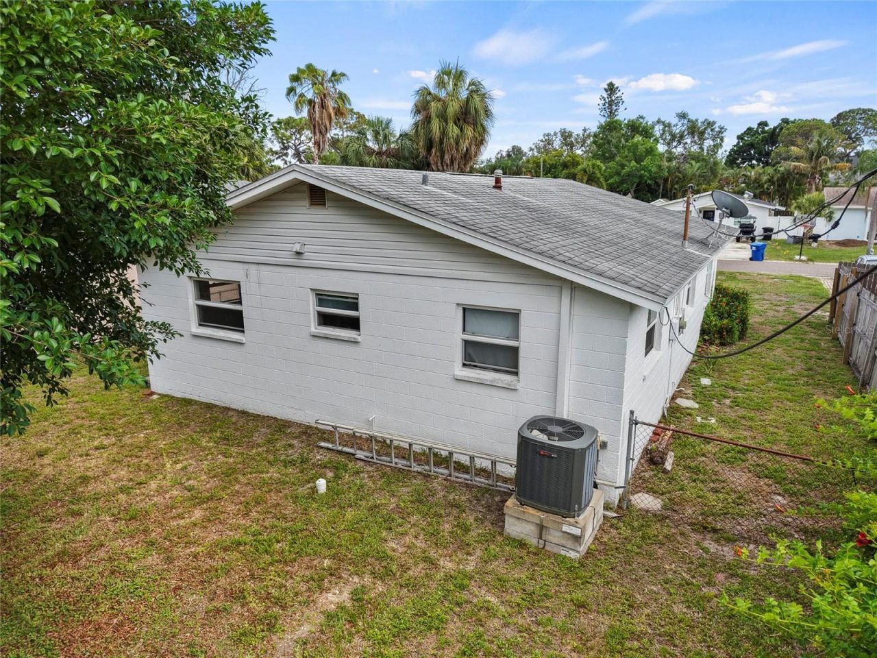 1735 Mississippi Avenue Ne, Saint Petersburg, FL 33703 Photo