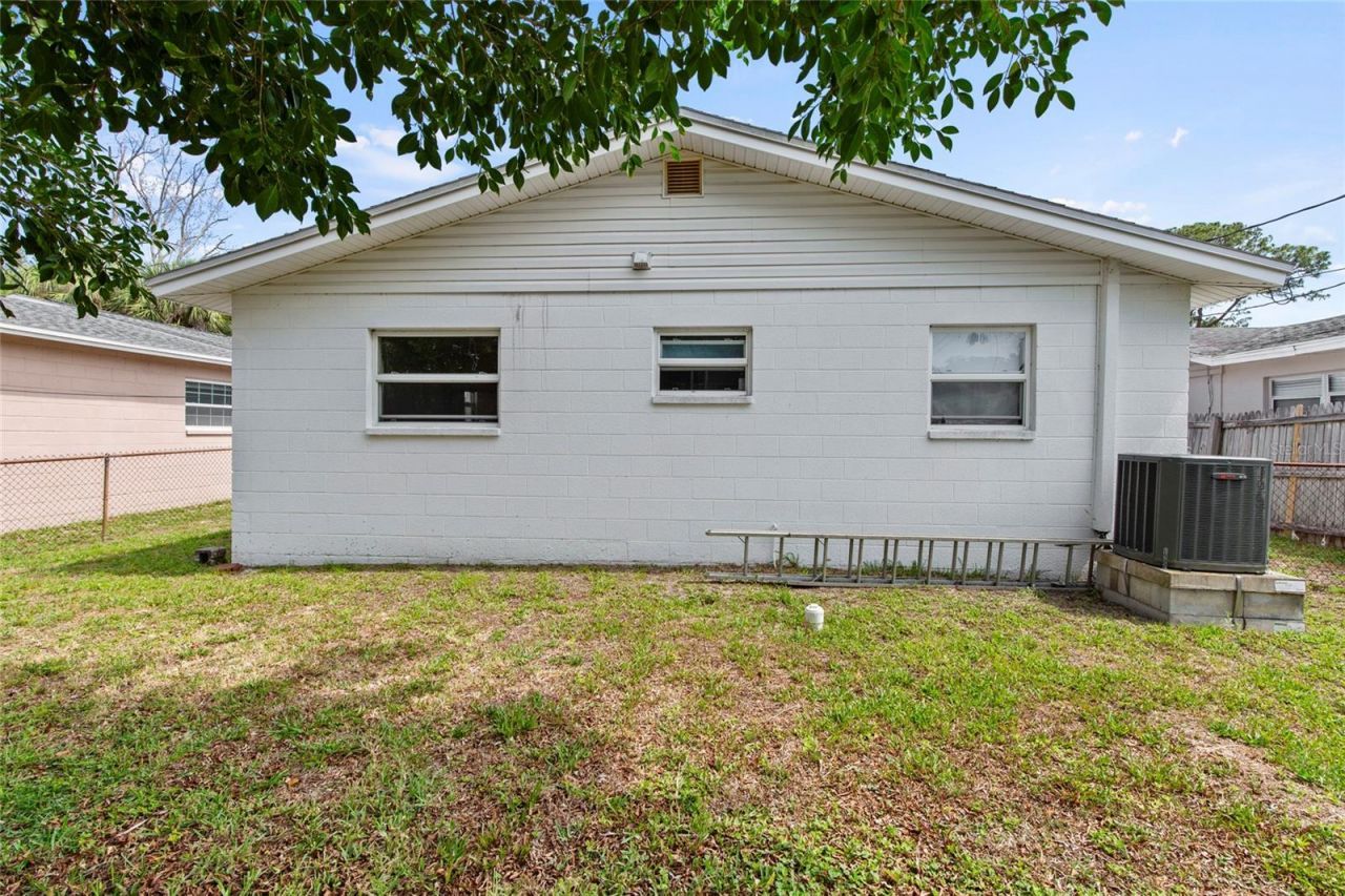 1735 Mississippi Avenue Ne, Saint Petersburg, FL 33703 Photo