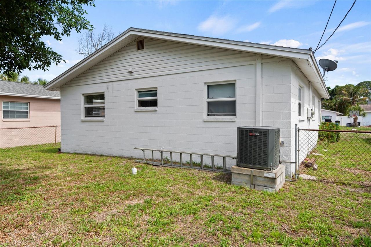 1735 Mississippi Avenue Ne, Saint Petersburg, FL 33703 Photo