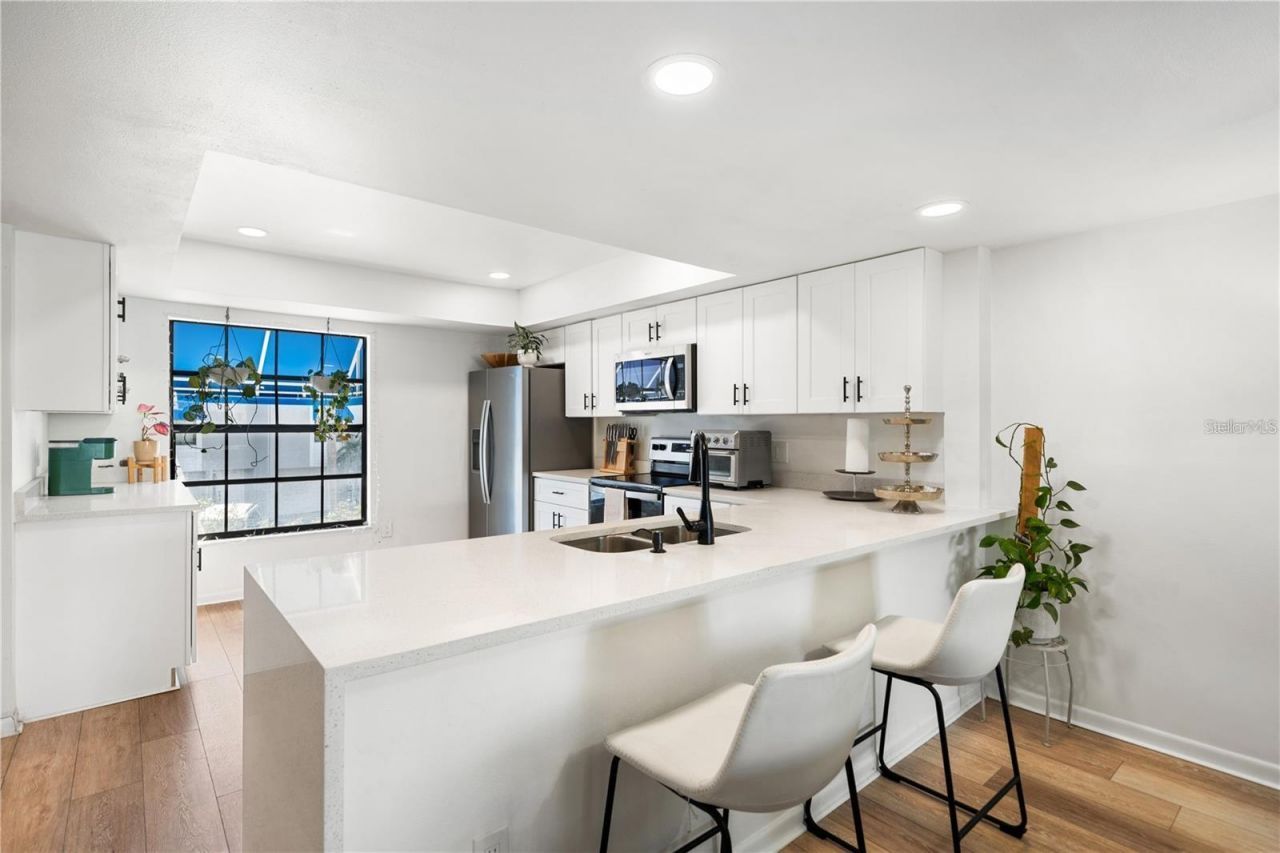 745 Pinellas Bayway S, Unit 106, Tierra Verde, FL 33715 Photo