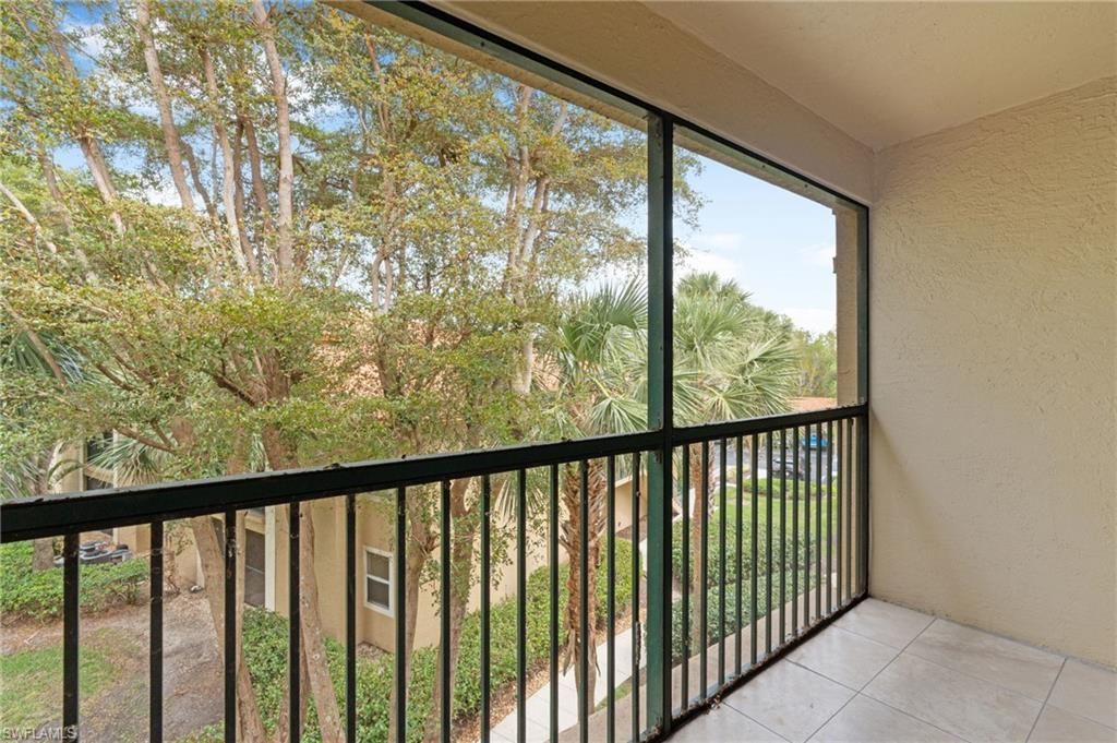 8940 Colonnades Ct E, Unit 734, Bonita Springs, FL 34135 Photo