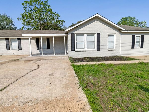 1404 N Comitas St, Beeville, TX 78102