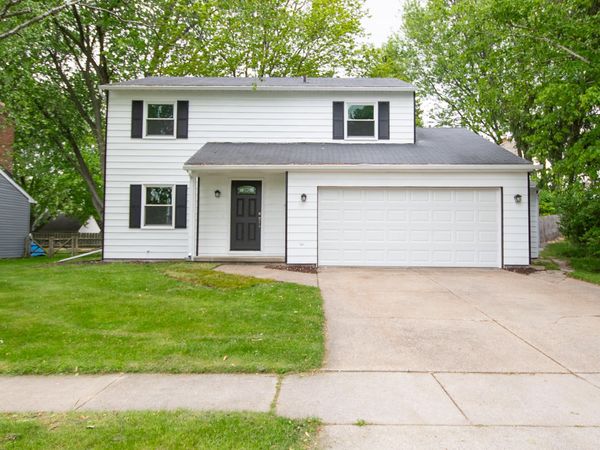 1236 Eastland Drive, Oregon, OH 43616