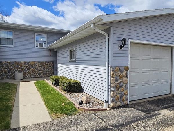 112 HOFMAN STREET, Unit 17, Cecil, WI 54111