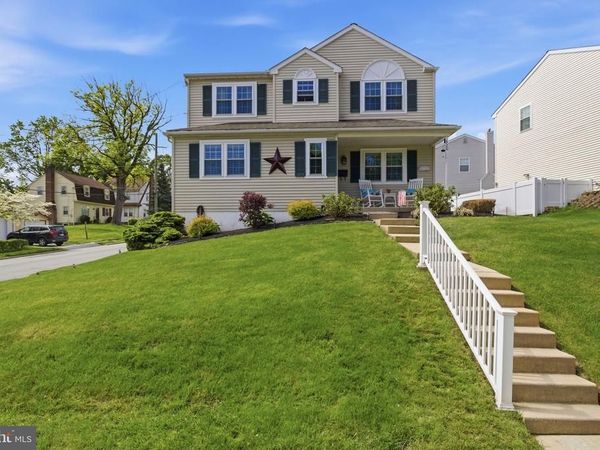 320 OLYMPIC AVENUE , HAVERTOWN, PA 19083
