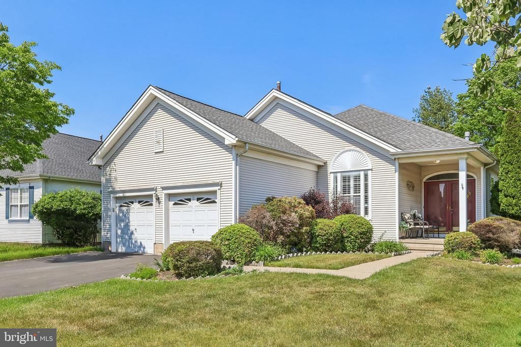 45 Temple Court, Pennington, NJ 08534 Main Photo