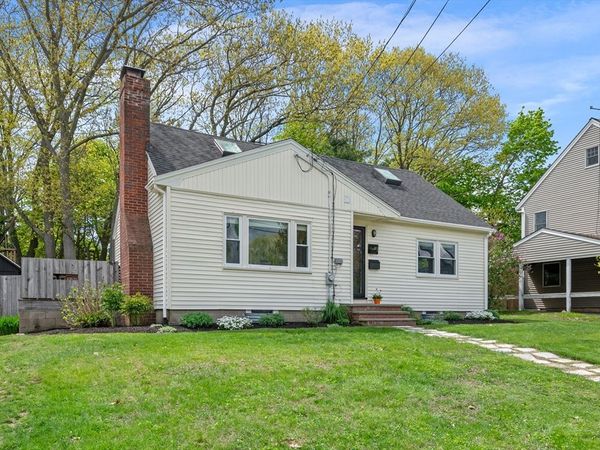 11 East St, Beverly, MA 01915
