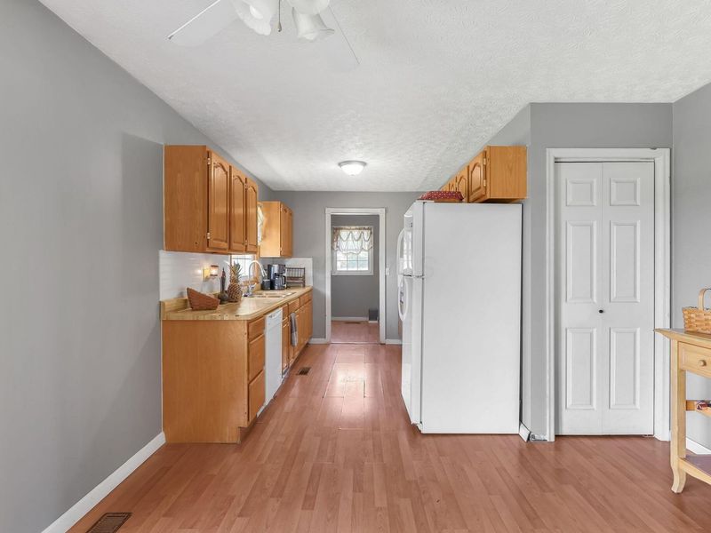 8025 Fosnaugh School Road SW, Stoutsville, OH 43154 Photo 11