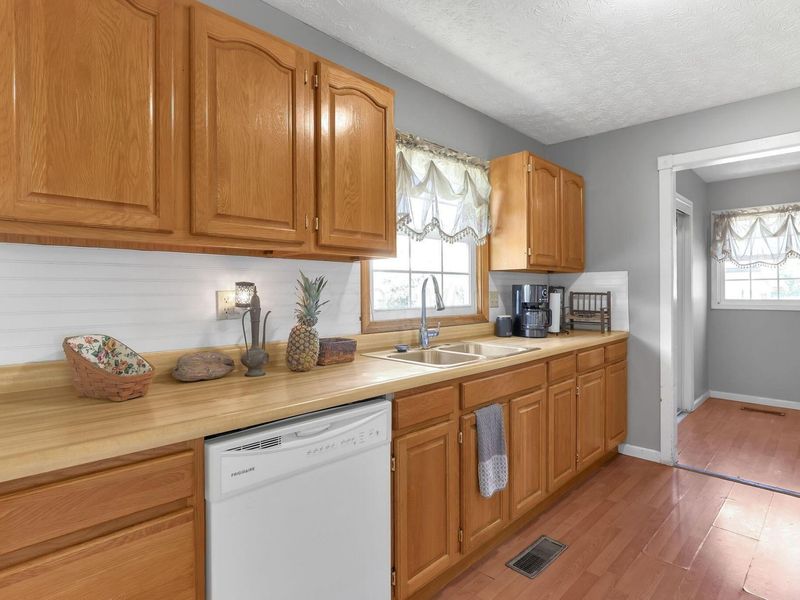 8025 Fosnaugh School Road SW, Stoutsville, OH 43154 Photo 12
