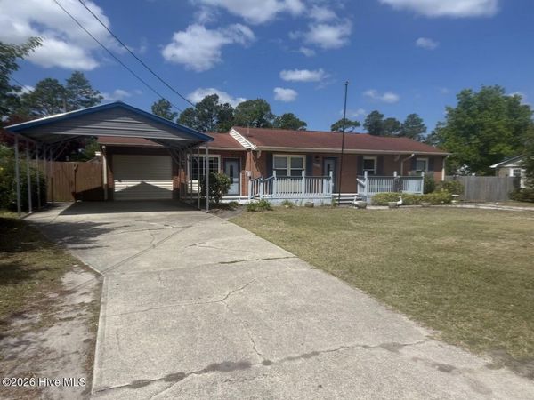 456 Sand Ridge Road , Hubert, NC 28539