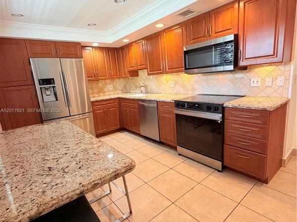 4020 W Palm Aire Dr , Unit 403, Pompano Beach, FL 33069