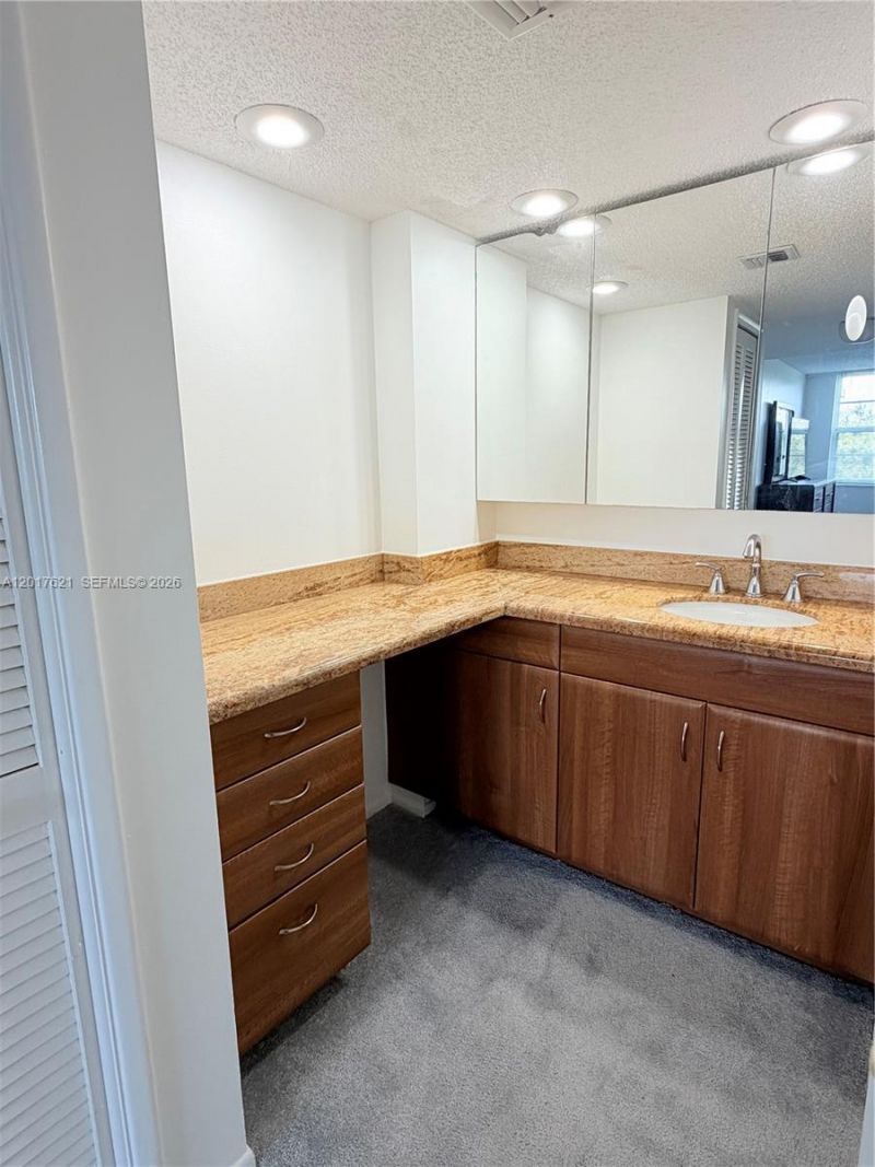 4020 W Palm Aire Dr , Unit 403, Pompano Beach, FL 33069 Photo